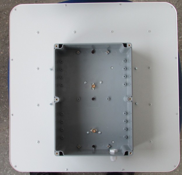 Детальное изображение товара "Антенна Антэкс AX-2520P MIMO BIG BOX панельная с гермобоксом 20 дБ" из каталога оборудования Антенна76