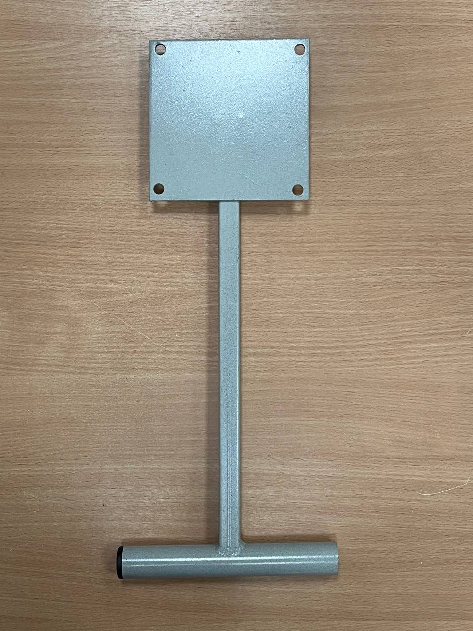 Детальное изображение товара "Кронштейн для антенны ТВ-мачта ЛОПАТА (универсальный)" из каталога оборудования Антенна76