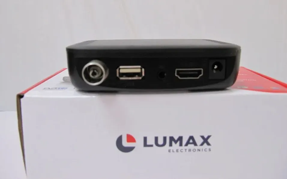 Детальное изображение товара "Цифровая ТВ приставка DV1123HD Lumax" из каталога оборудования Антенна76