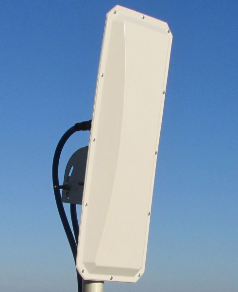 Детальное изображение товара "Антенна WI-FI Антэкс AX-2415PS60 MIMO секторная 14 дБ (60°)" из каталога оборудования Антенна76
